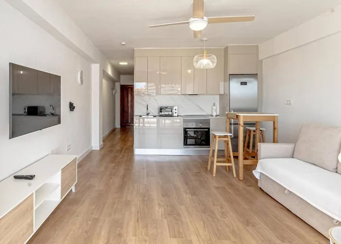 Beachfront Gem By Dream Homes Tenerife *